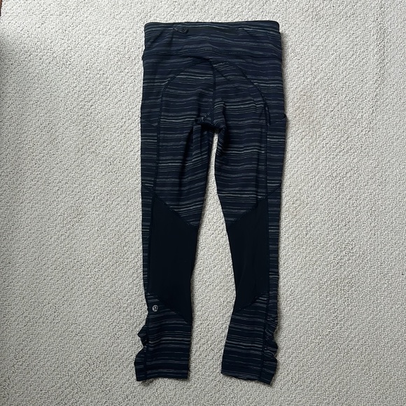 Lululemon 7/8 running leggings - Picture 3 of 11